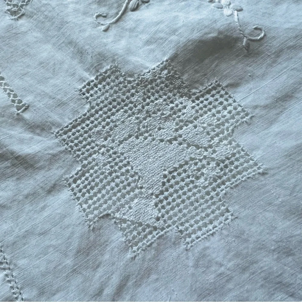 35”x35” Vintage Linen Tablecloth, Centerpiece, Table Topper.